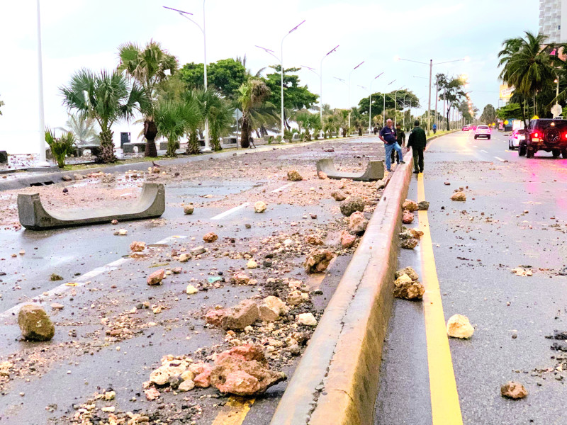 La capital registró cierre de vías e inundaciones por fuertes lluvias